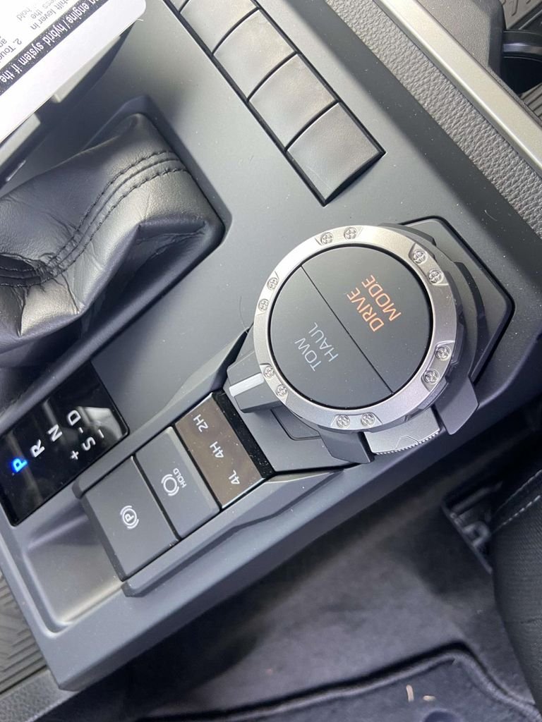 2025 Toyota Tacoma TRD Sport - Photo 20
