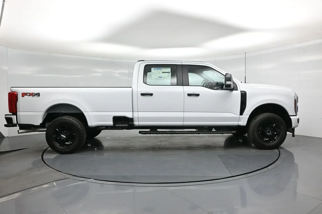 New 2026 Oxford White Ford XL image 21
