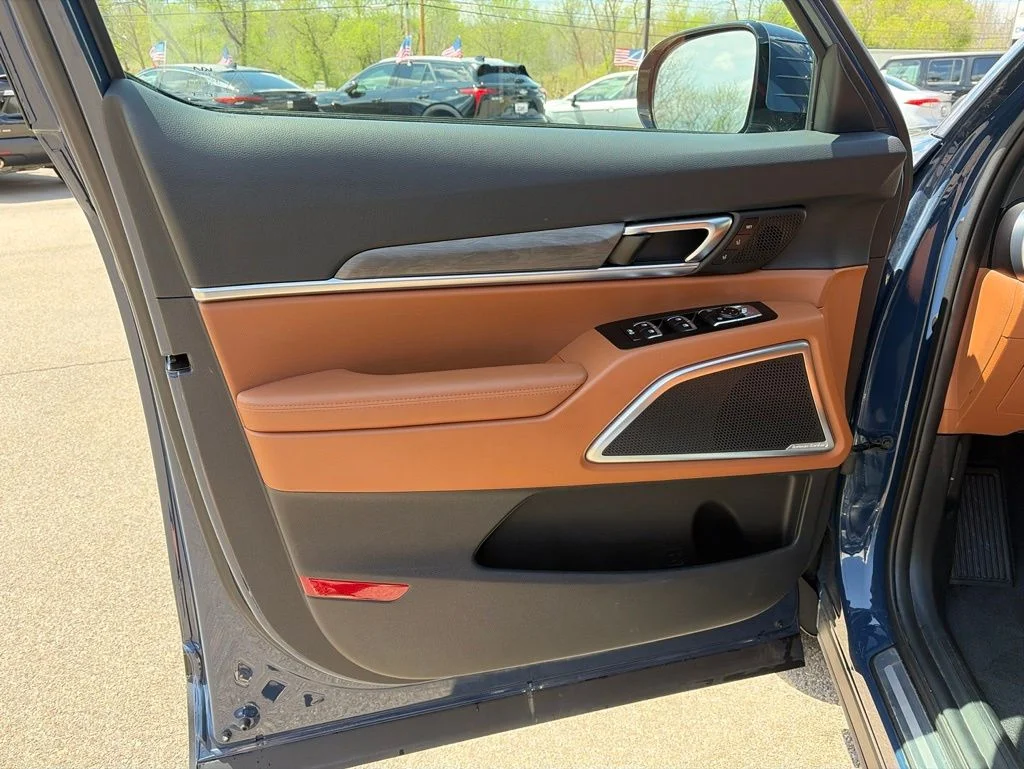 Used 2025 Black Kia SX-Prestige X-Line image 23