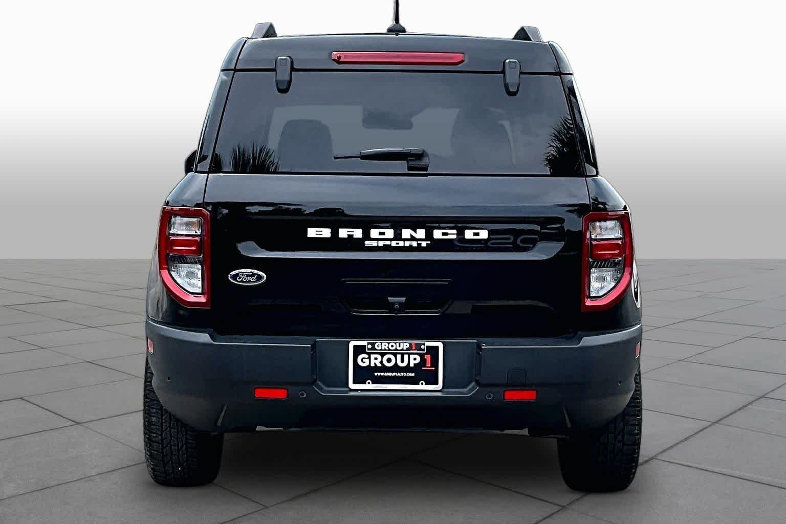 Used 2022 Shadow Black Ford Outer Banks image 5