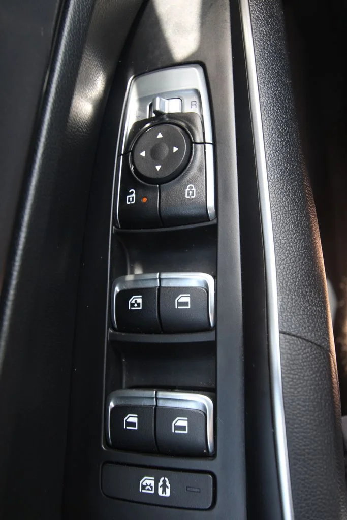 Used 2024 Black Kia S image 25
