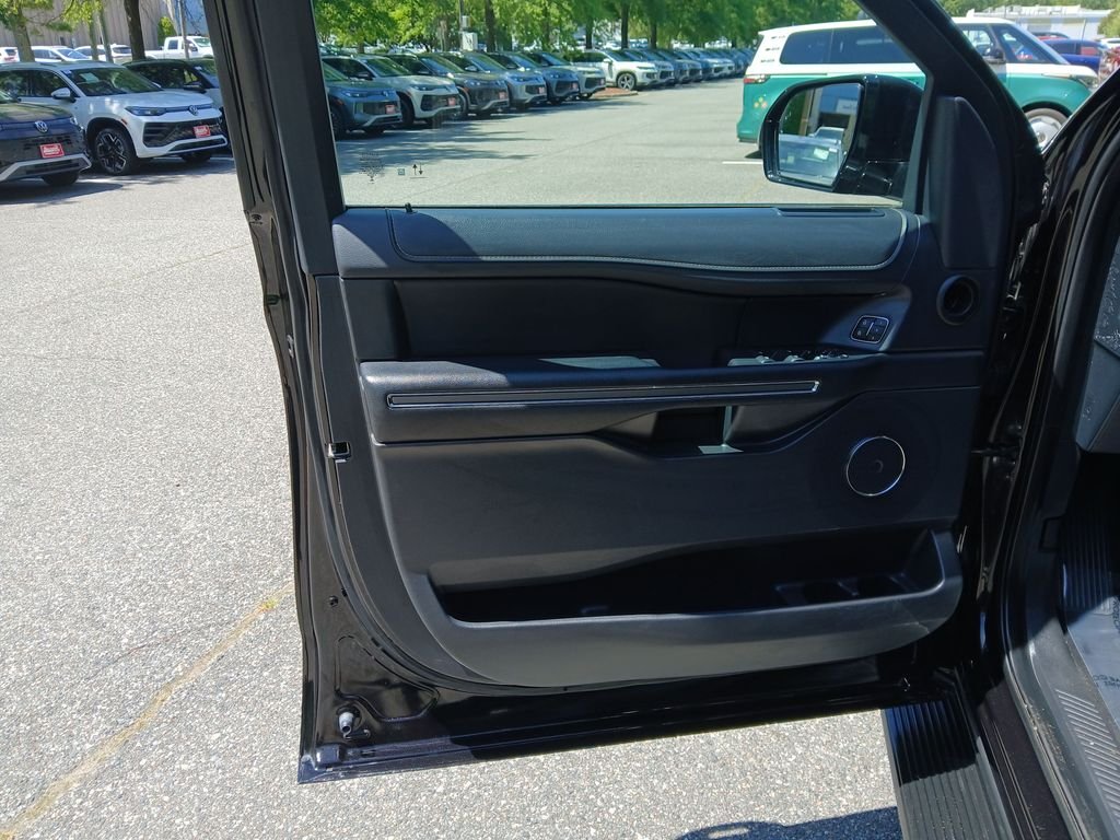 Used 2024 Black Ford XLT image 11