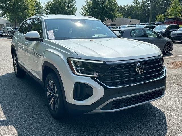 New 2026 Opal White Pearl Volkswagen 2.0T SE image 3