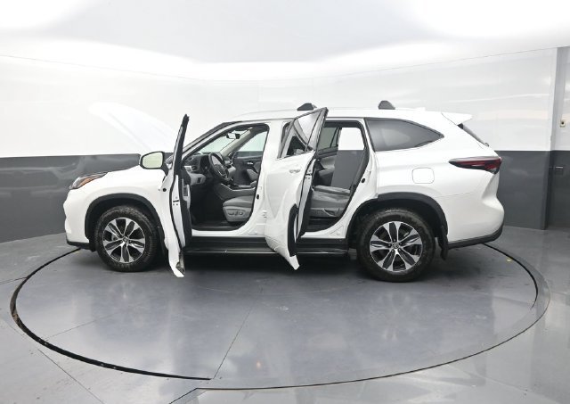 Used 2026 Beige Toyota XLE image 42