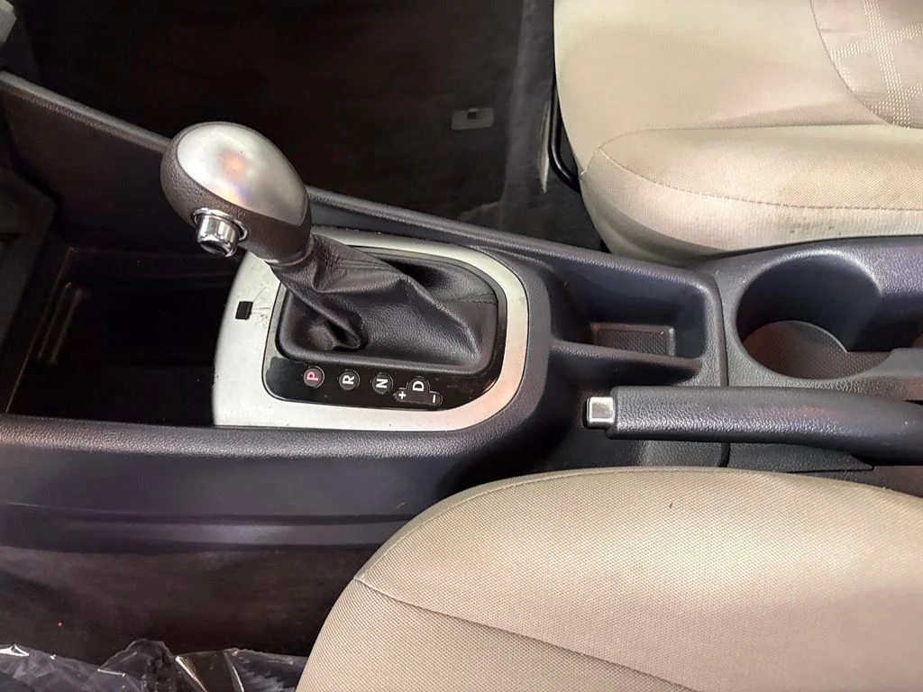 Used 2016 White Kia LX image 25