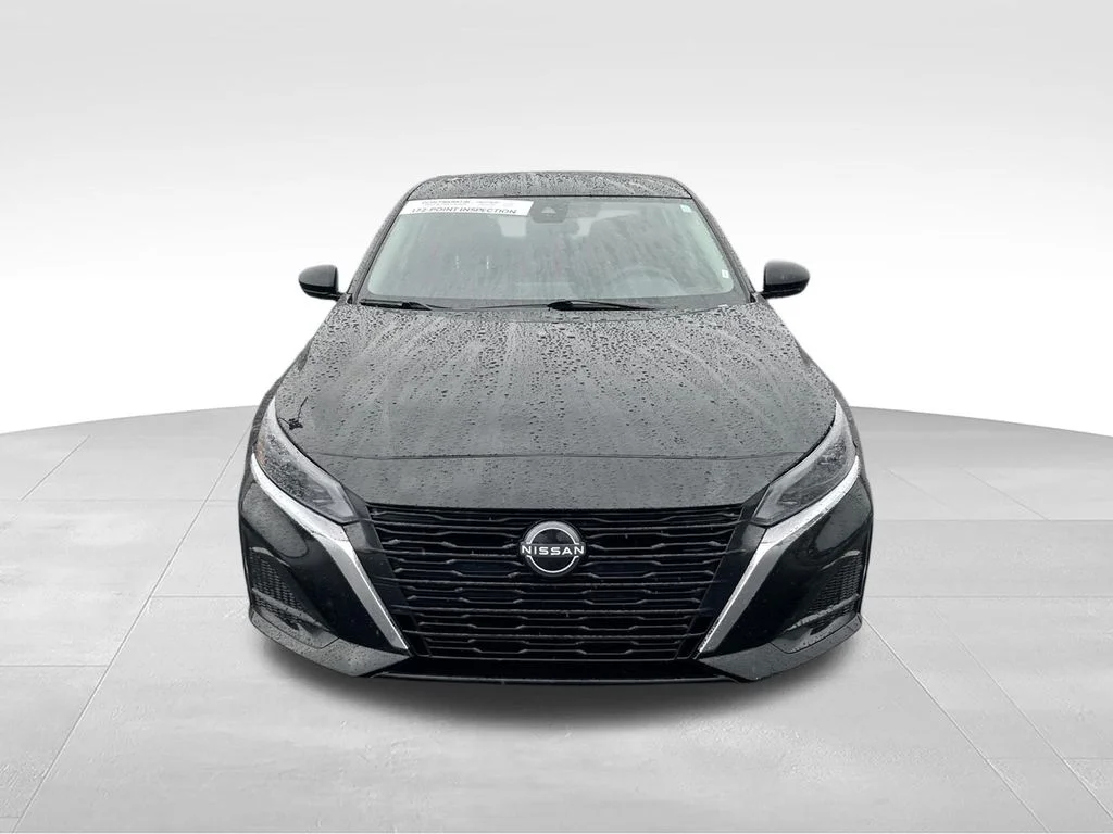 Used 2025 Black Nissan 2.5 SV image 4