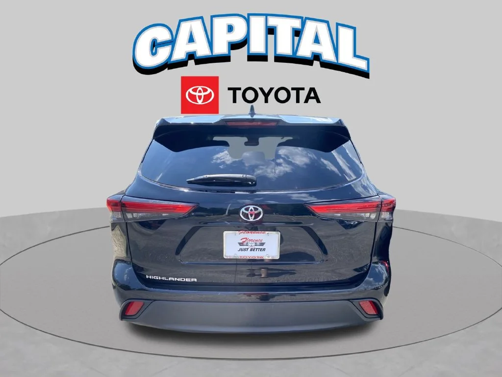 Used 2023 Black Toyota L image 12