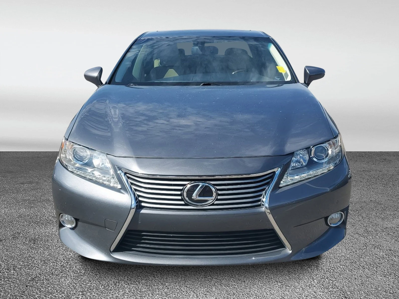 Used 2014  Lexus  image 2