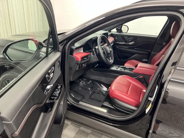 Used 2023 Black Lincoln Reserve image 12