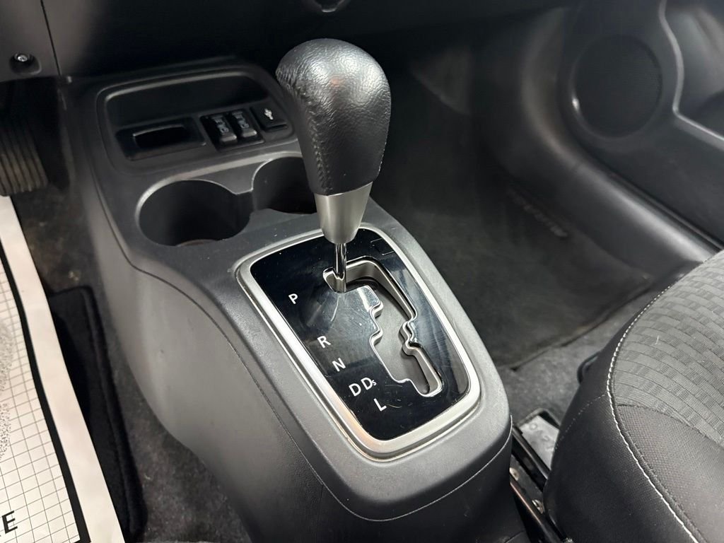 Used 2019 White Mitsubishi LE image 34