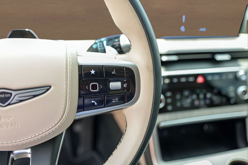 Used 2025 White Genesis 3.5T Prestige image 13