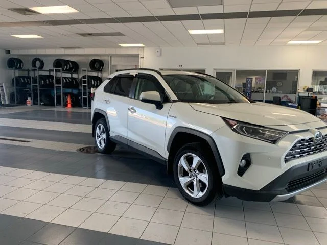 Used 2020 Blizzard Pearl Toyota Limited image 7
