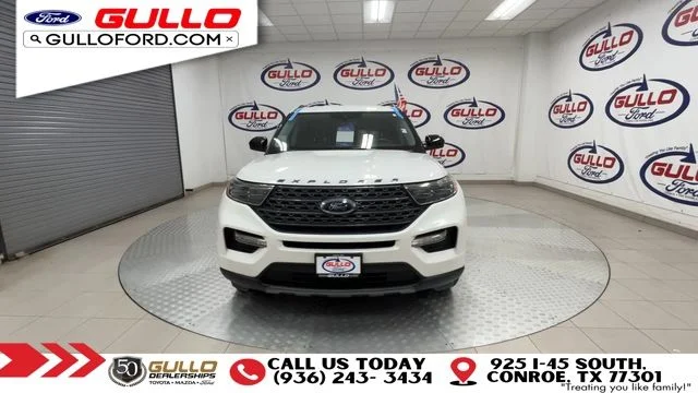 Certified Used 2022 White Metallic Ford XLT image 3