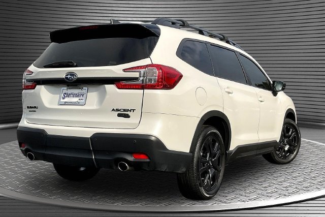 Used 2025 White Subaru Onyx Edition Touring image 5