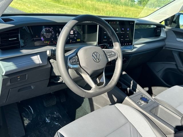New 2026 Platinum Gray Metallic Volkswagen 2.0T SE image 35