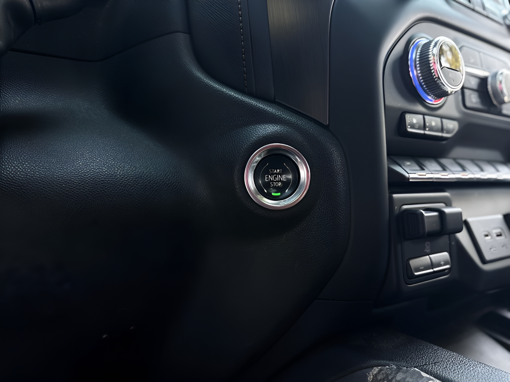 Used 2020 Black GMC AT4 image 15