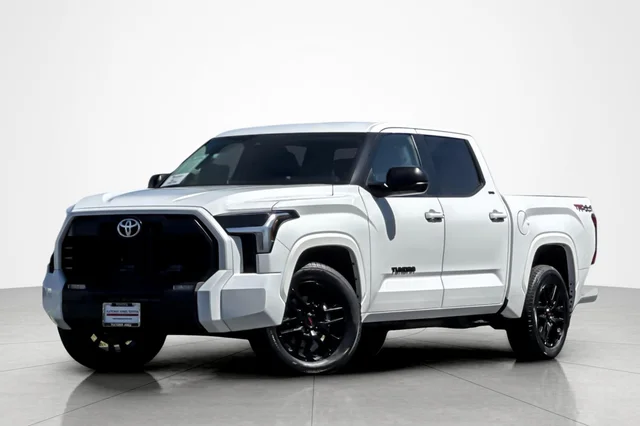 2024 Toyota Tundra 4WD SR5
