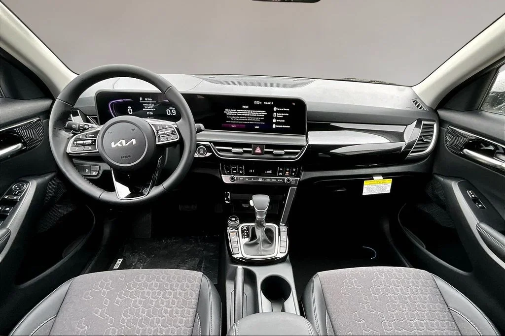 New 2026 Snow White Pearl Kia S image 5