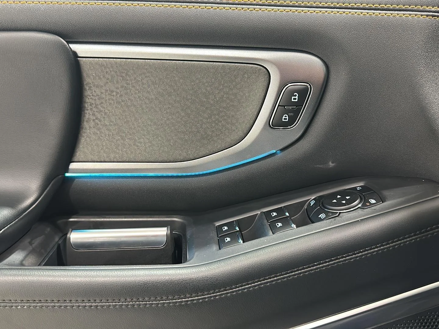 Used 2025 Stone Blue Metallic Ford Tremor image 22