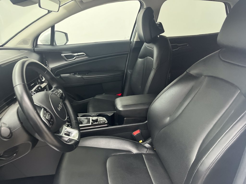Used 2024 White Kia EX image 12