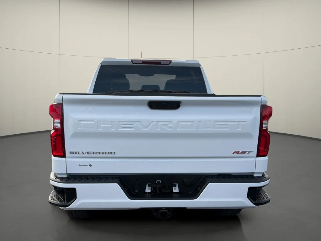 New 2026 Summit White Chevrolet RST image 6