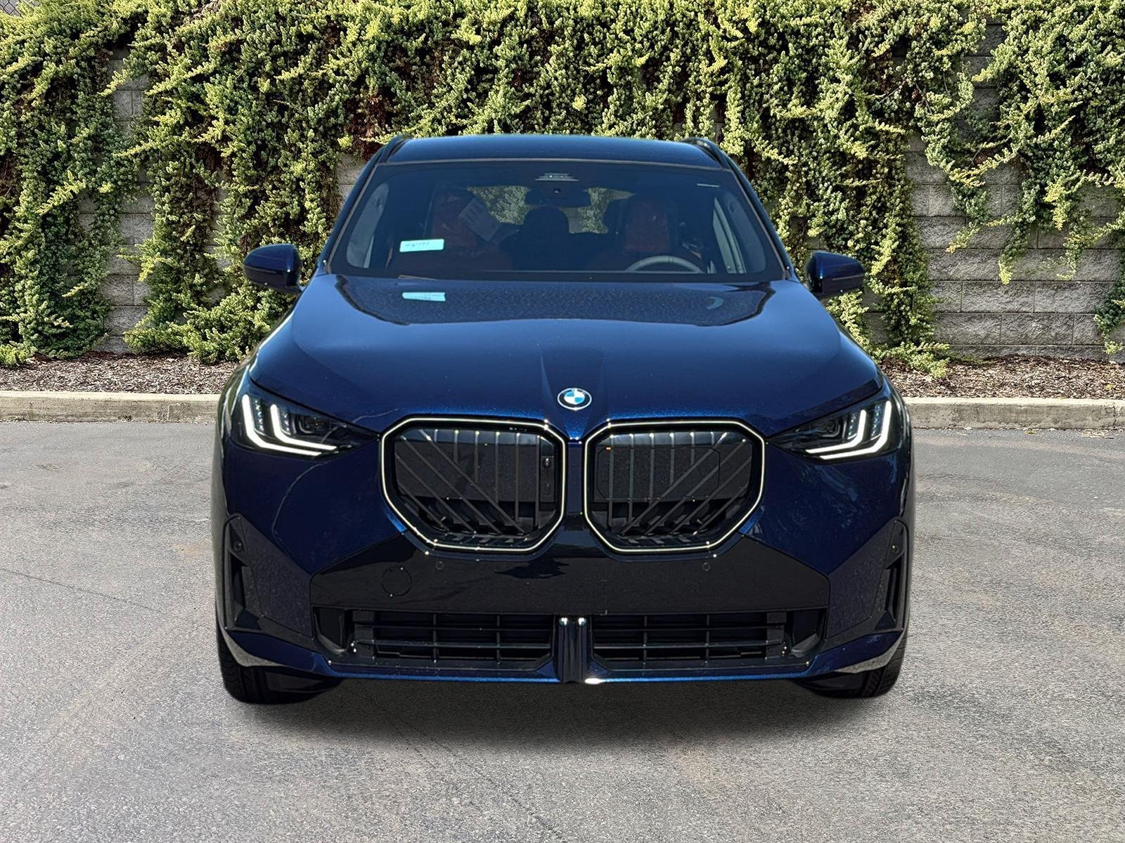 New 2026 Tanzanite Blue II Metallic BMW 30 xDrive image 2