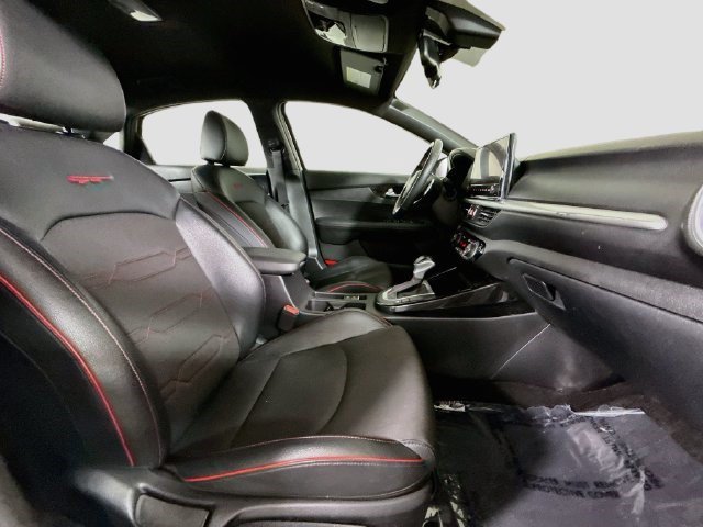 Used 2022 Snow White Pearl Kia GT image 25