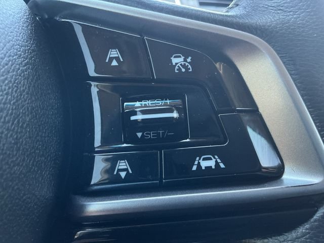 Used 2018 White Subaru 2.5i image 20