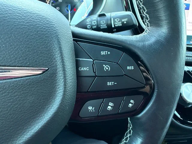 Used 2021 Ocean Blue Metallic Chrysler Touring image 16