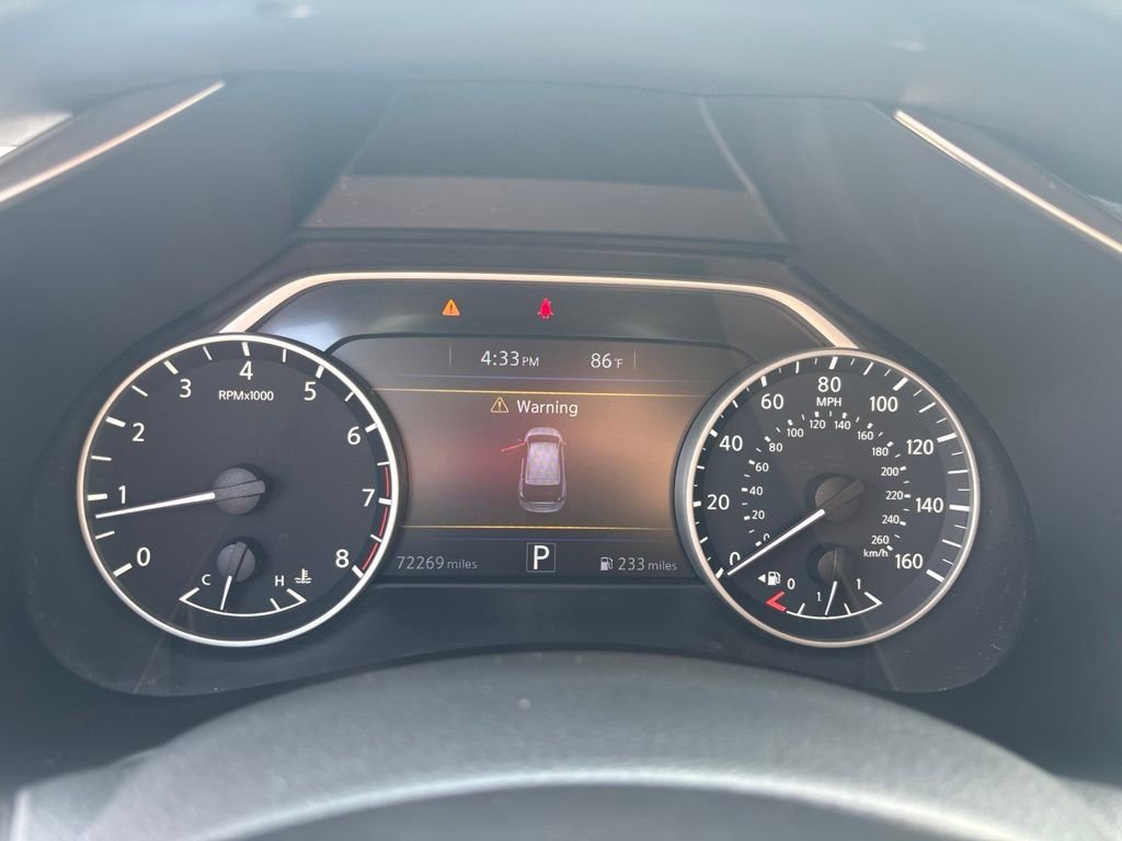 Used 2015 Red Nissan SV image 23