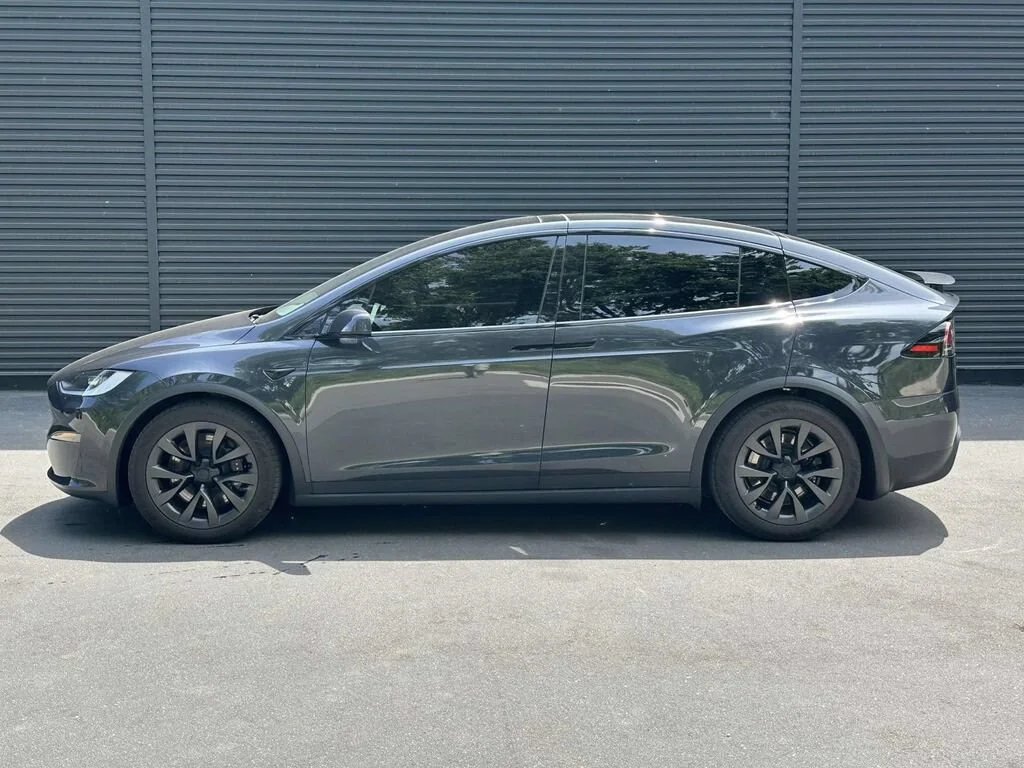 Used 2025 Tesla Model X Long Range with VIN 7SAXCDE59SF471010 for sale in North Olmsted, OH