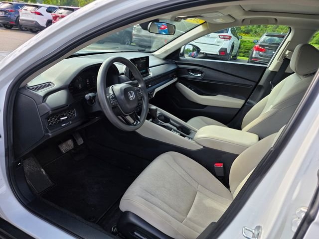Used 2024 Platinum White Pearl Honda EX image 15