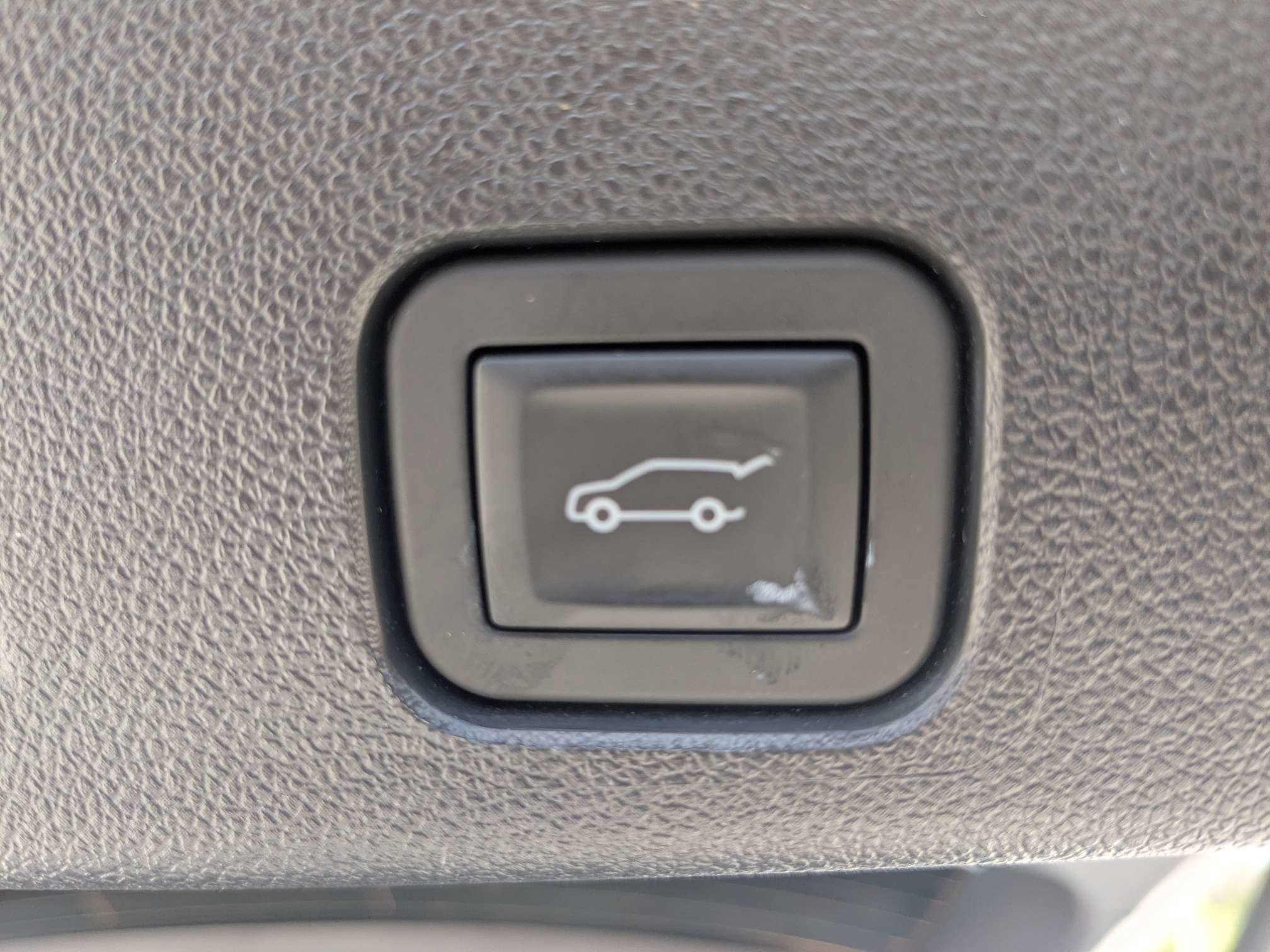 Used 2025 Summit White Chevrolet FWD LT image 15