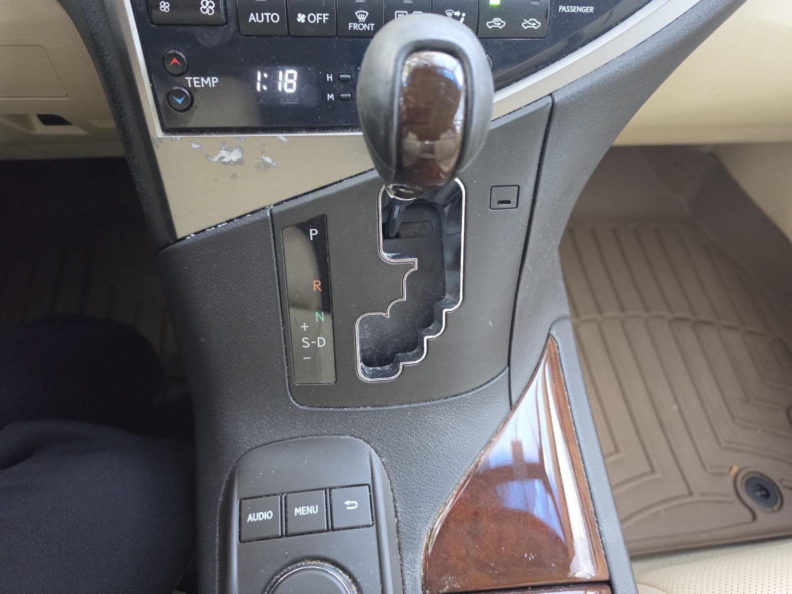 Used 2015 Satin Cashmere Metallic Lexus Base image 46
