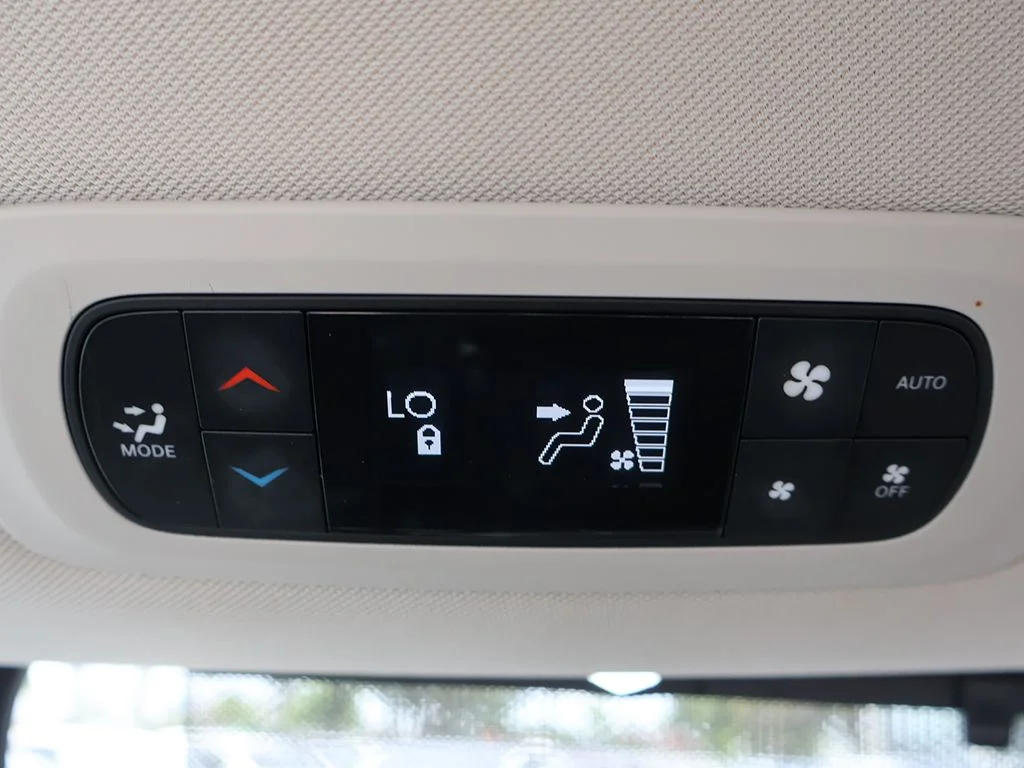 Used 2023 Black Chrysler Touring L image 51
