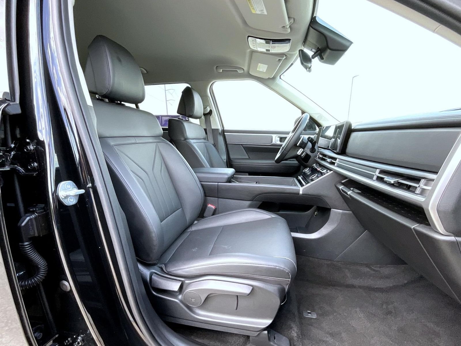 Used 2026 Black Hyundai SEL image 16