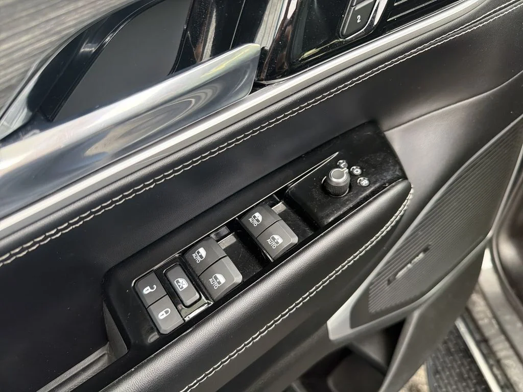 Used 2022 Gray Jeep Series III image 23