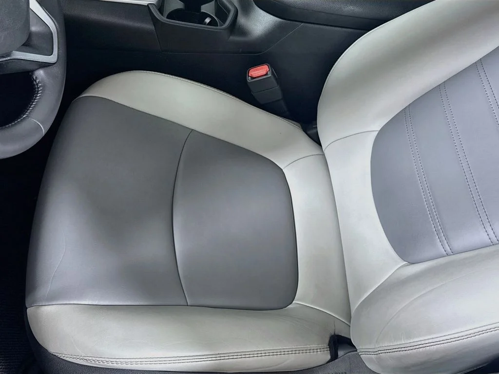 Certified Used 2019 Silver Sky Metallic Toyota XLE Premium image 18