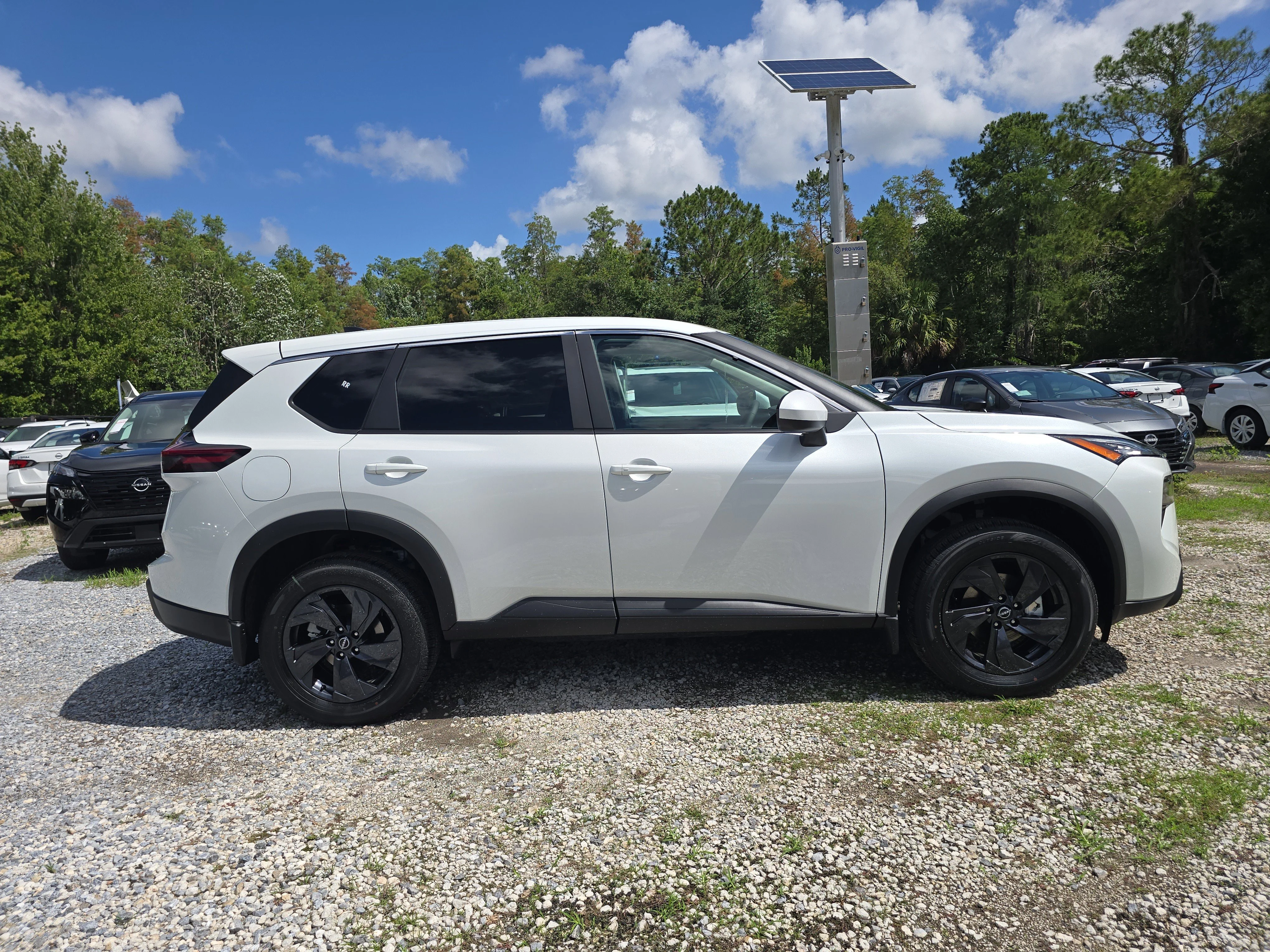 New 2026 Everest White Pearl TriCoat Nissan SV image 9