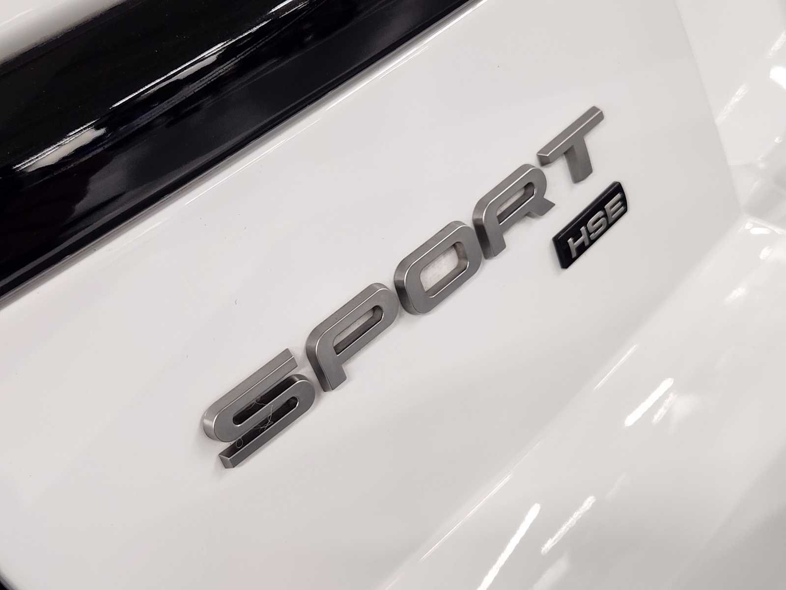 Used 2022 Fuji White Land Rover HSE Silver Edition image 13