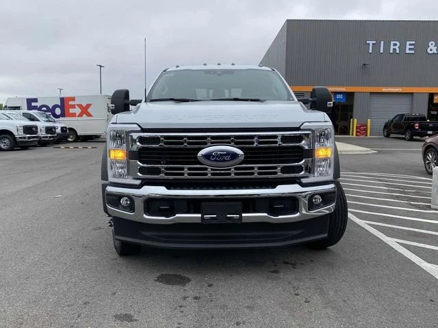 New 2025 Oxford White Ford F-600® XL image 7