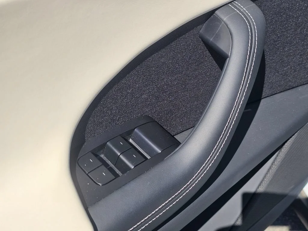 Used 2024  Tesla AWD image 23