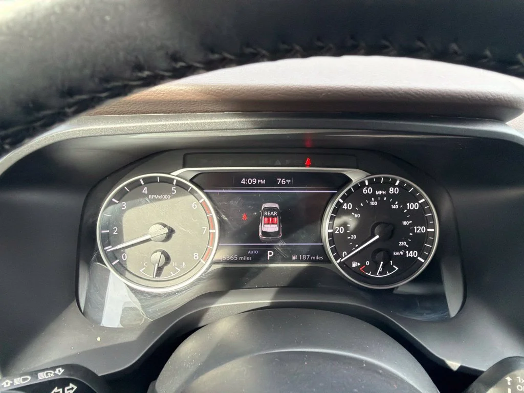 2023 Nissan Rogue SV SUV Slide 12