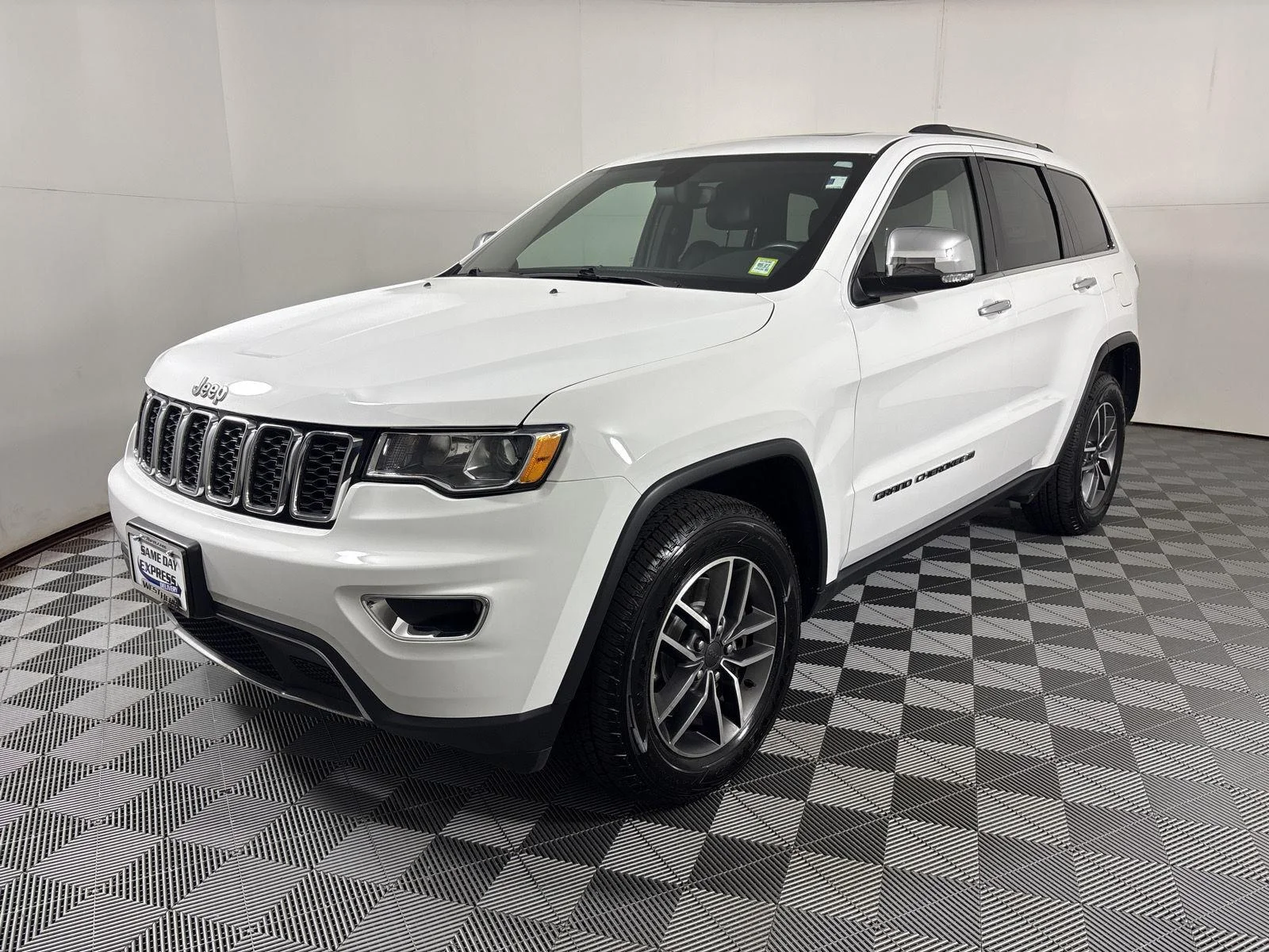 Used 2022 Bright White Clearcoat Jeep Limited image 3