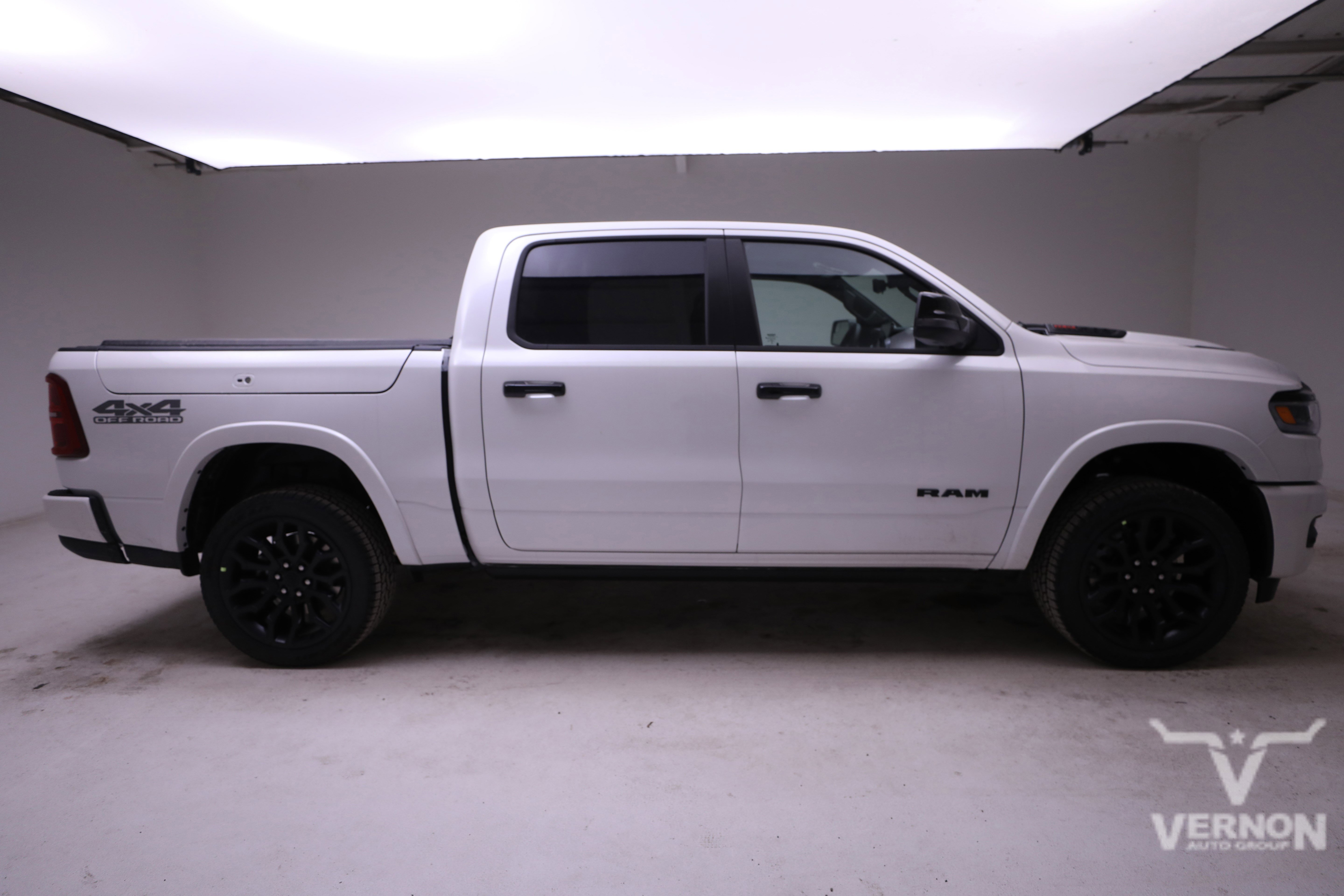 New 2026 Ivory White Tri-Coat Pearlcoat Ram N image 6