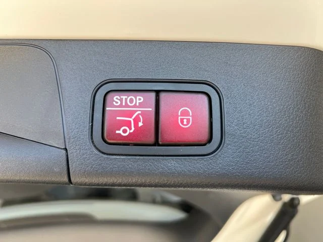Used 2025 Polar White Mercedes-Benz 300 image 25