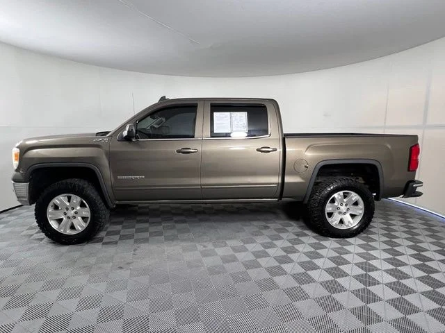 Used 2015 Brown GMC SLE image 4