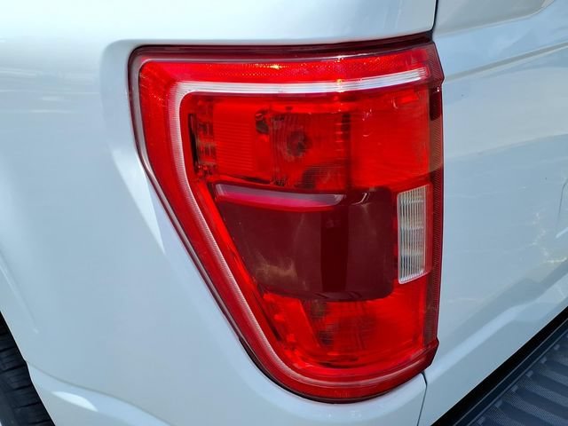 Used 2022  Ford XL image 10
