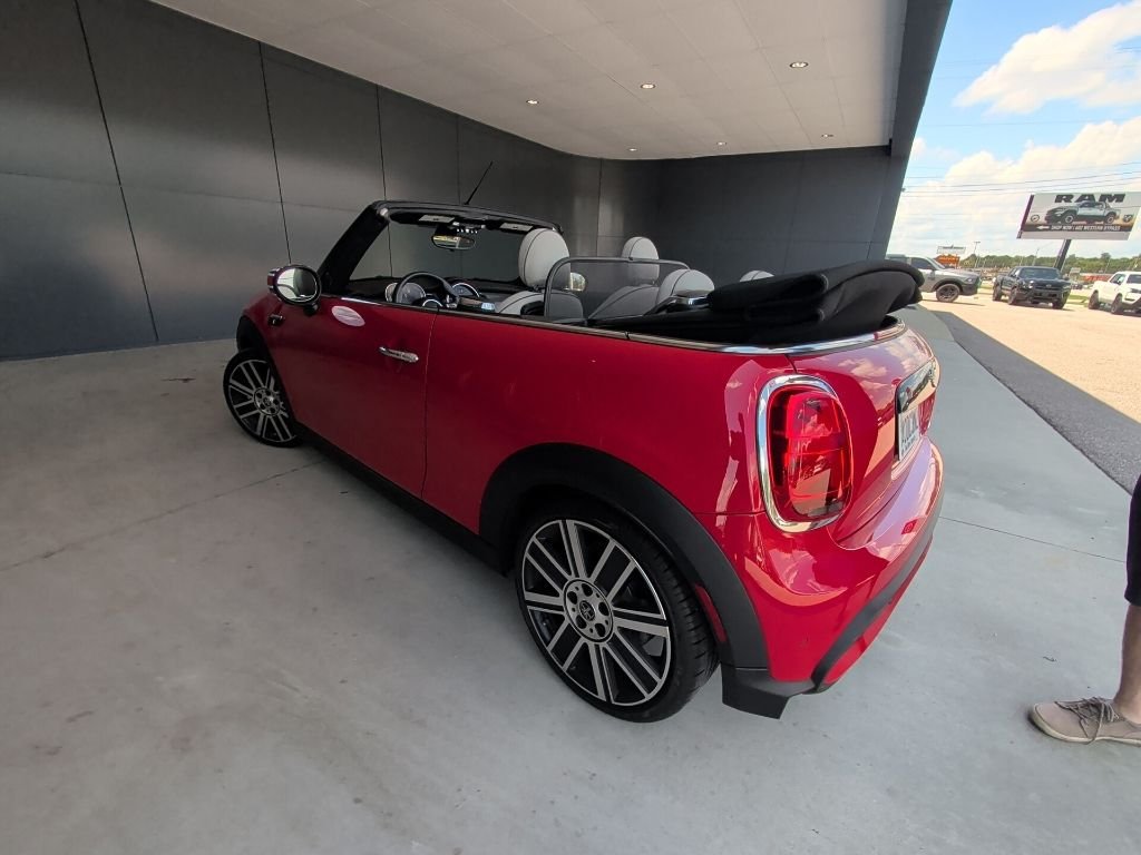 Used 2023 Red MINI Signature image 3