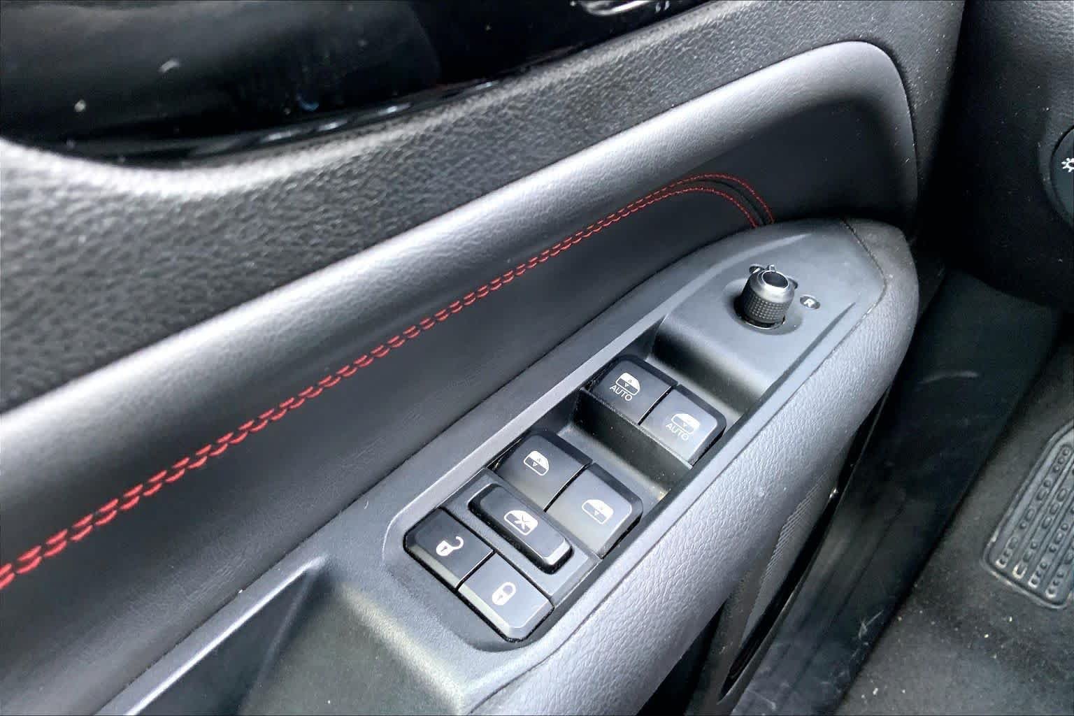 Used 2024 Bright White Clearcoat Jeep Trailhawk image 34